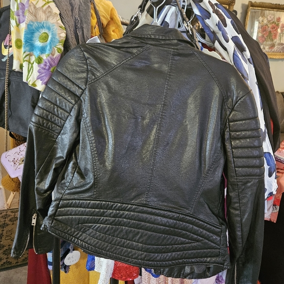 Motorcycle jacket - Picture 2 of 3